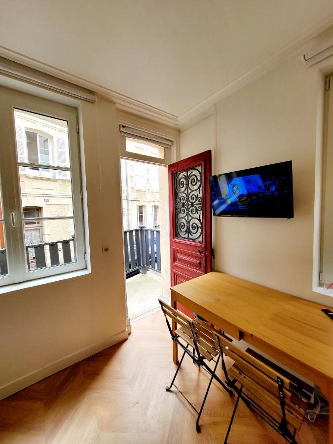 Studio Jeannette Avec Balcon Et Juste A 130 Metres Plage ! Plein Centre ! Wifi - Draps Serviettes Inclus ! Trouville-sur-Mer Bagian luar foto